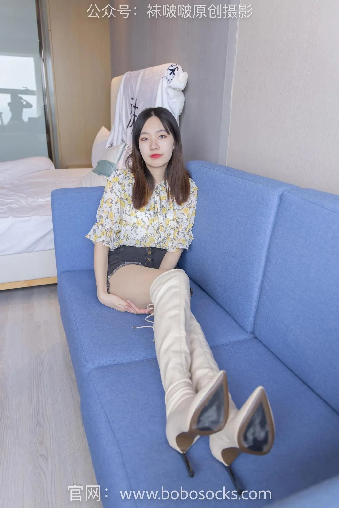 [BoBoSocks袜啵啵]NO.136 小甜豆-高跟长靴、白棉袜、裸足 [200P]插图2